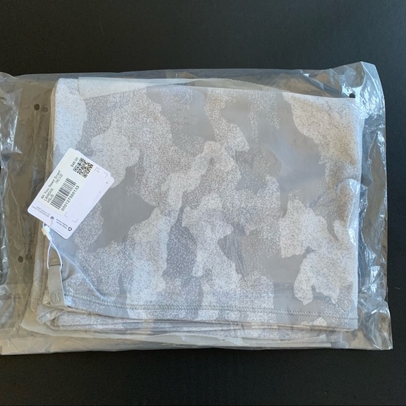 Lululemon All You Need Scarf - Picture 3 of 7